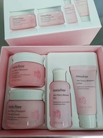 innisfree悦诗风吟樱花清爽型亮白水乳套装